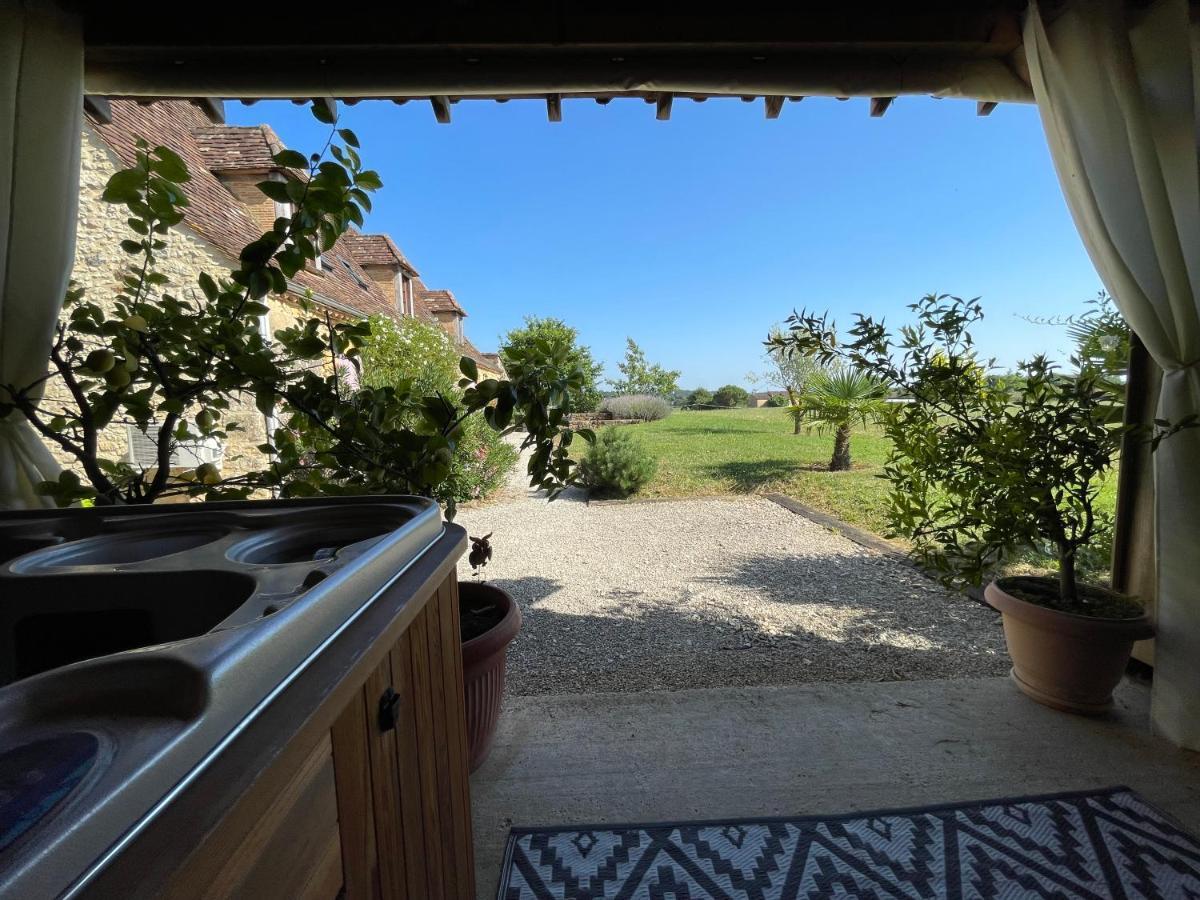 Saint-Avit-Sénieur Chambre D'Hotes La Ferme De La Croix. المظهر الخارجي الصورة